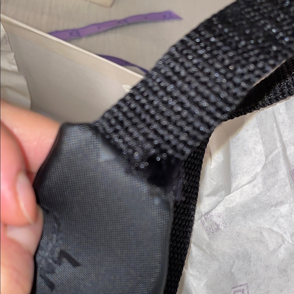 MCM Leather belt bag
black with box and ribbons - Picture 11 of 11